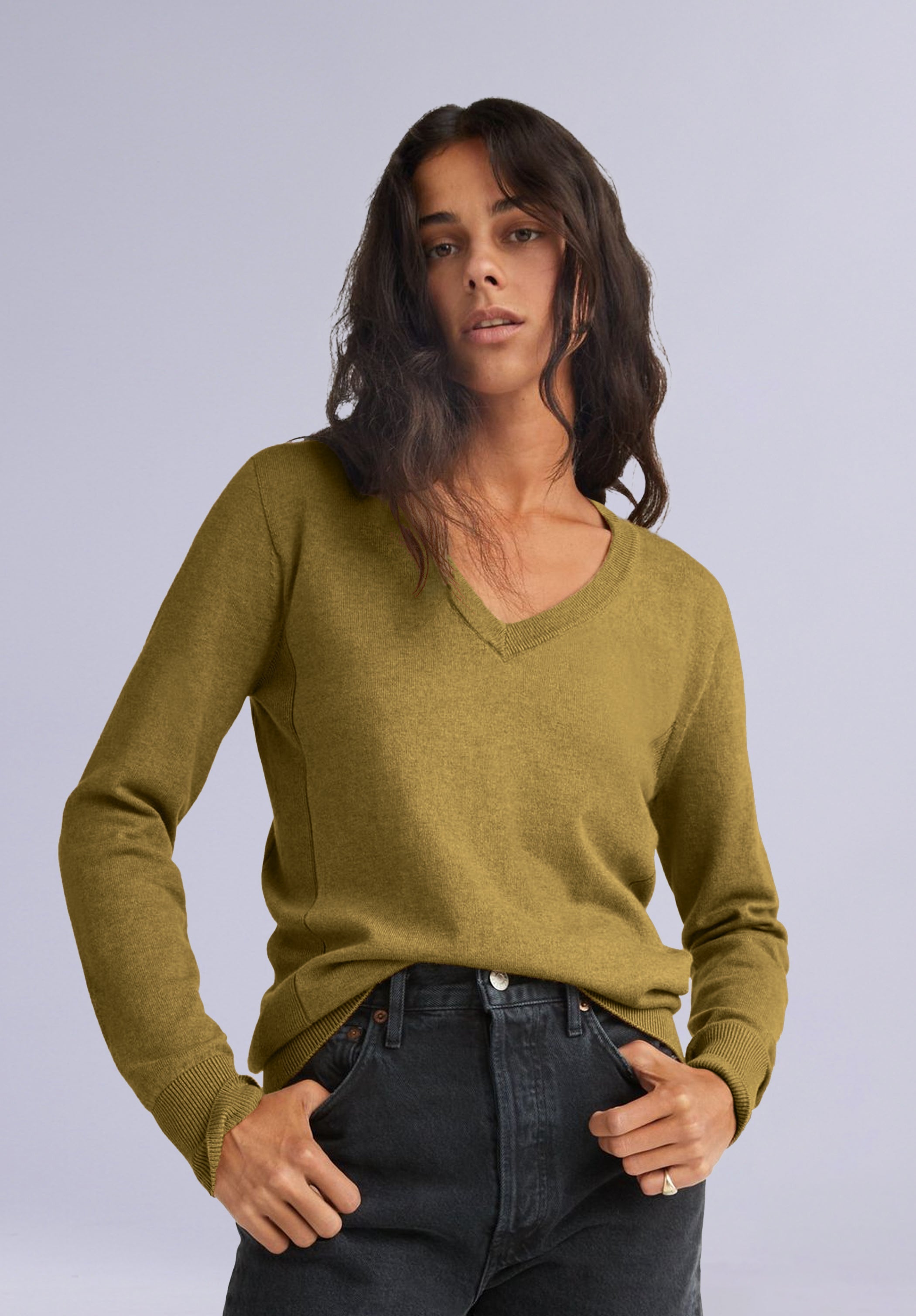 AMBER MERINO V NECK