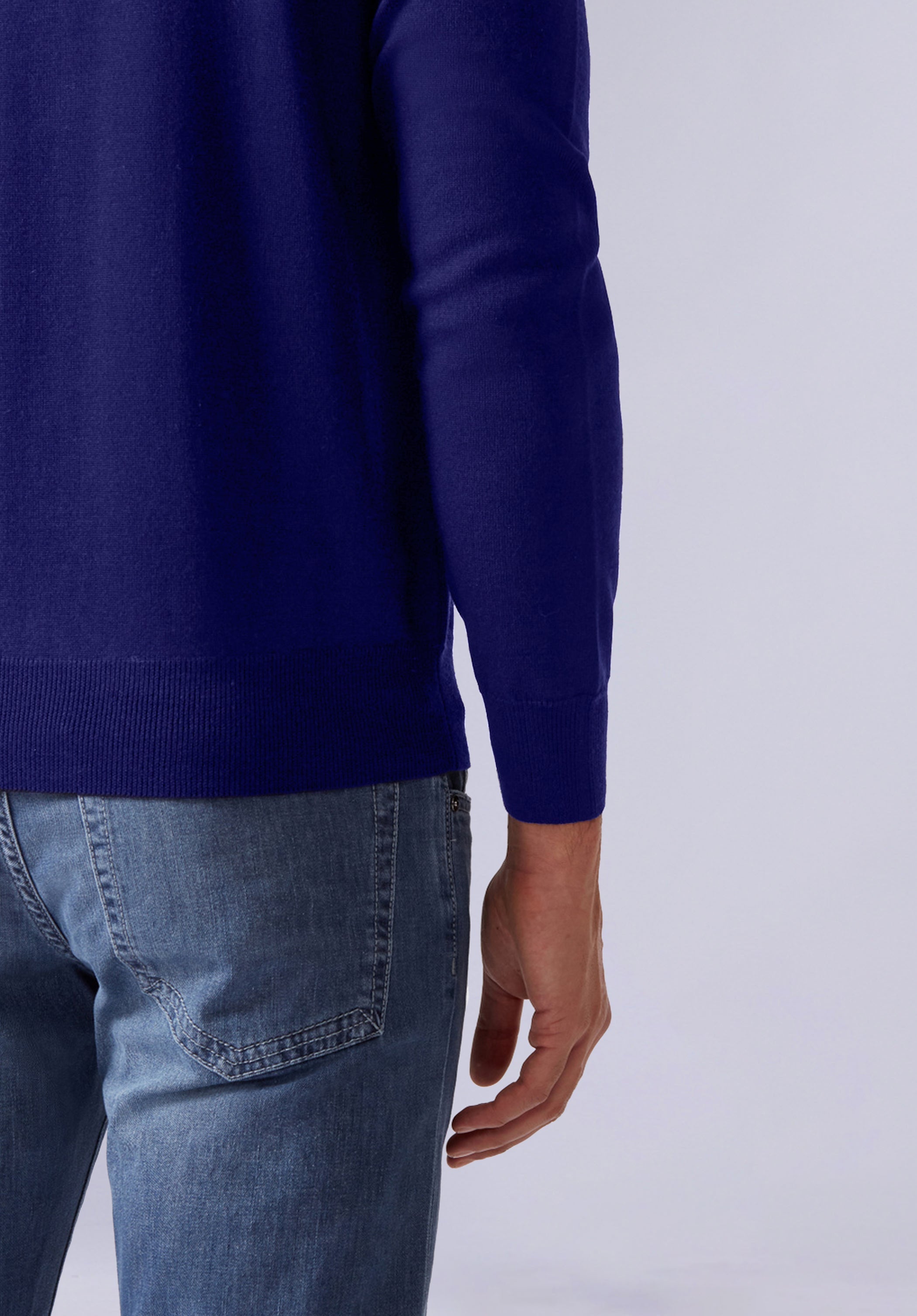 AZURE MERINO V NECK