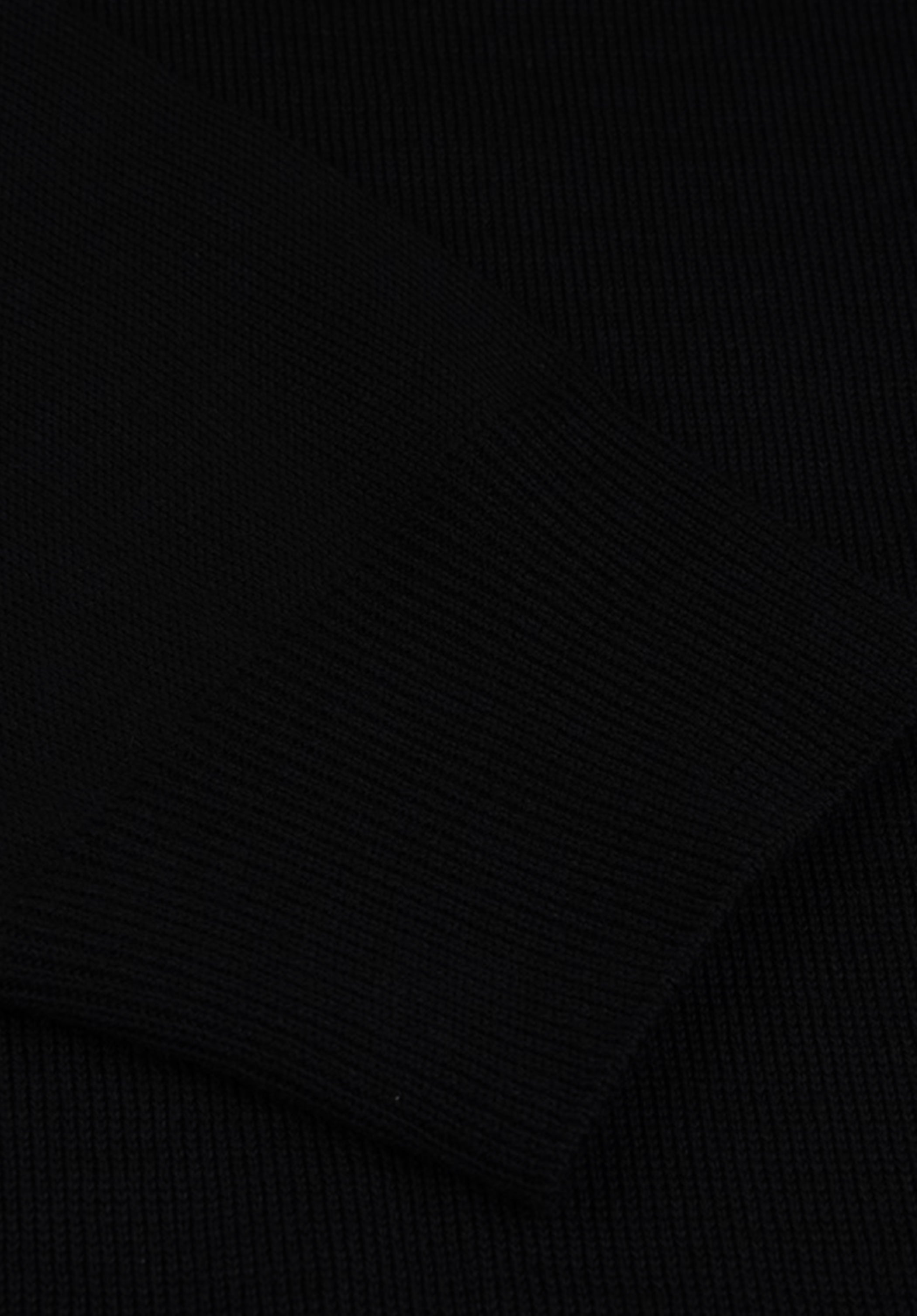Onyx V Neck